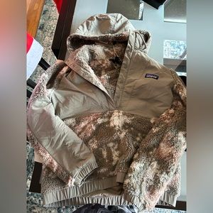 XS New Patagonia women’s Shelled Retro-X Pullover
